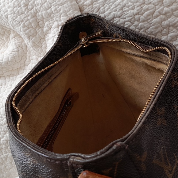 LOUIS VUITTON Looping GM Shoulder Bag! - Picture 7 of 16
